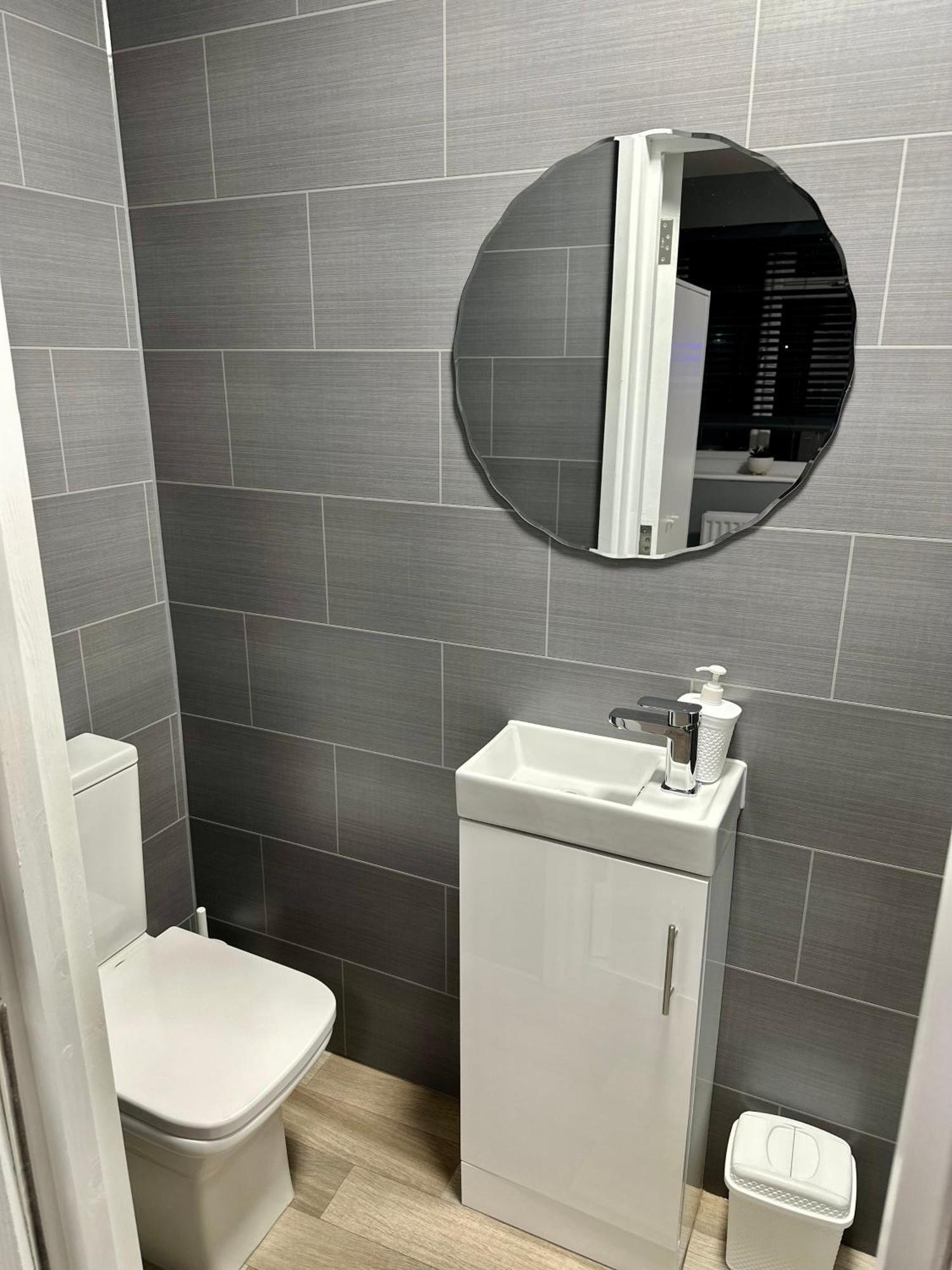 Cosy Ensuite Double Room, Near Heathrow Airport Northolt  Kültér fotó