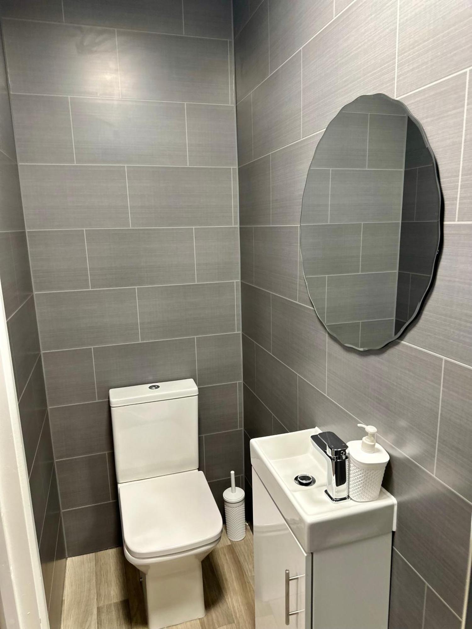 Cosy Ensuite Double Room, Near Heathrow Airport Northolt  Kültér fotó