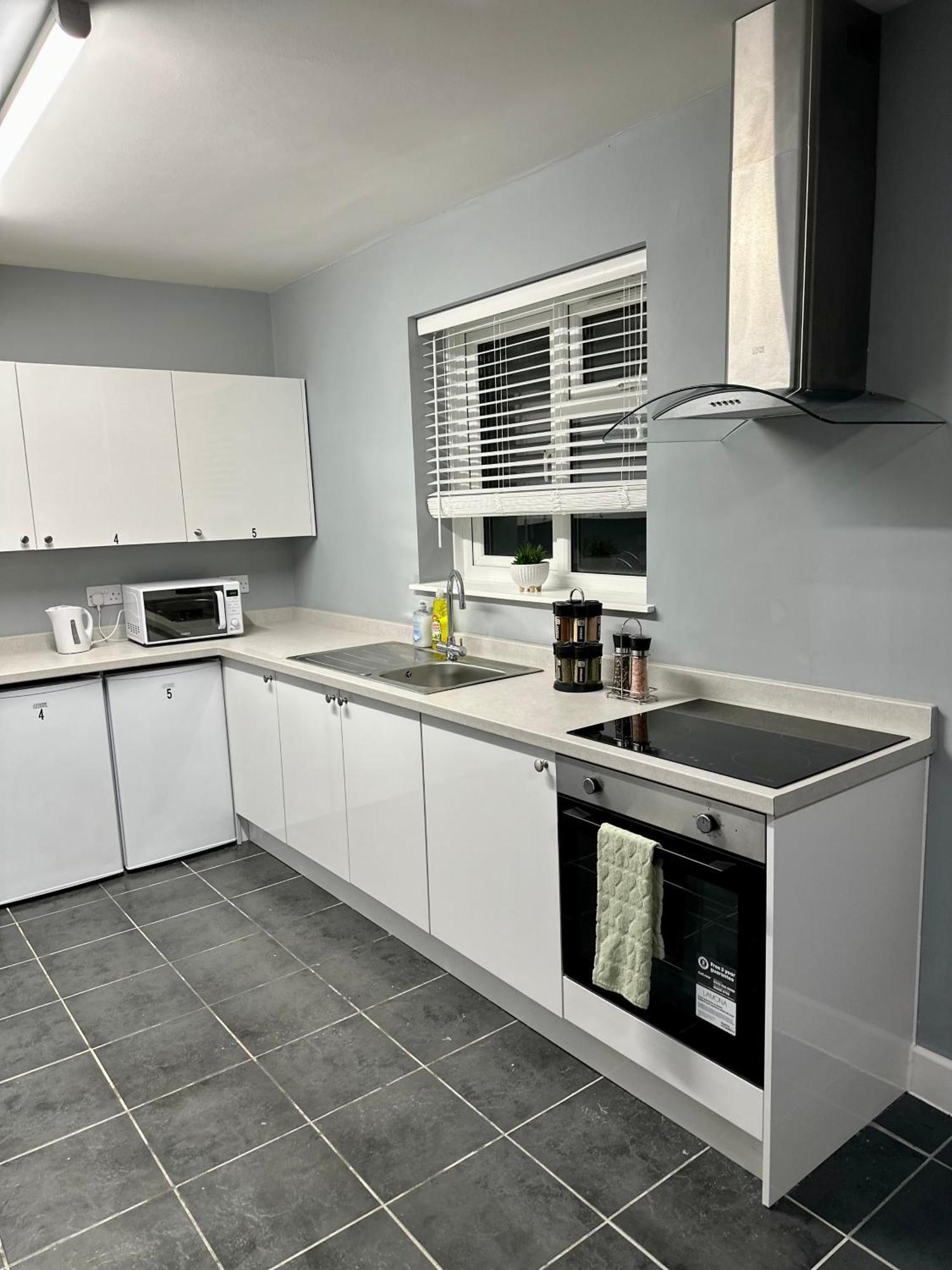Cosy Ensuite Double Room, Near Heathrow Airport Northolt  Kültér fotó